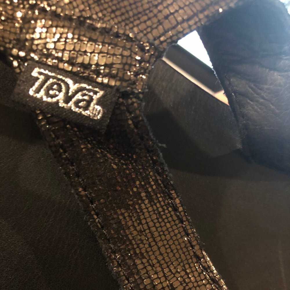 teva original sandals size 8